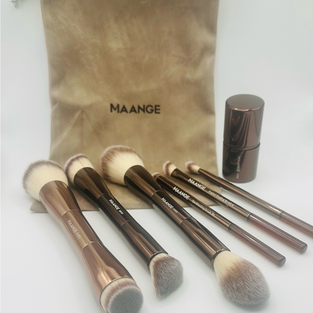 7 Piece Gold Makeup Brushes & Tools Set with